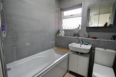 1 bedroom flat to rent, Vega Road, Bushey WD23