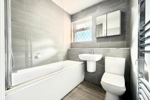 1 bedroom flat to rent, Vega Road, Bushey WD23