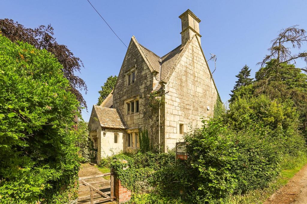 5 bedroom cottage for sale in Gloucester on OnTheMarket