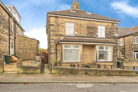 Semi-detached house - Sunny Bank Avenue, Bradford
