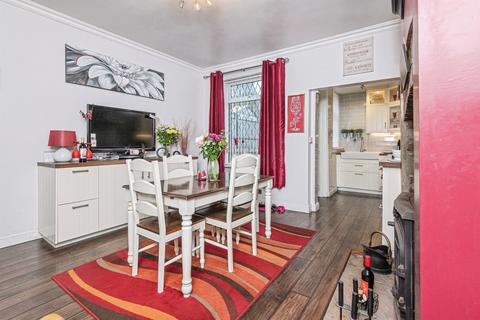 4 bedroom semi-detached house for sale, Sunny Bank Avenue, Bradford