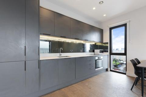 2 bedroom apartment to rent, Dock East Apartments, London, E14
