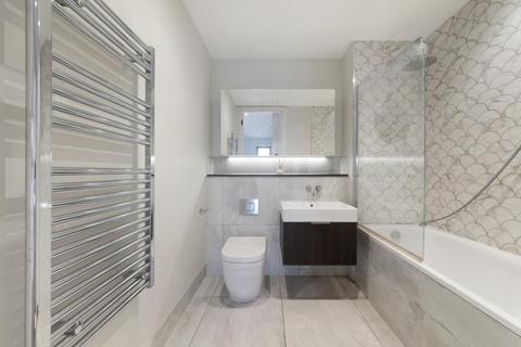 2 bedroom apartment to rent, Dock East Apartments, London, E14