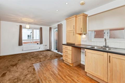 2 bedroom ground floor flat for sale, Longwood Avenue, SLOUGH