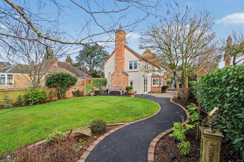 5 bedroom detached house for sale, Northfield Road, Leicester LE8