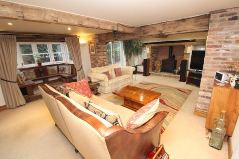 5 bedroom detached house for sale, Northfield Road, Leicester LE8