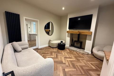 Warrington Street, Lees OL4