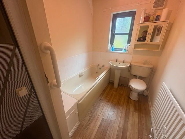 Bathroom.jpg