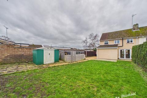 undefined, Leighton Buzzard LU7