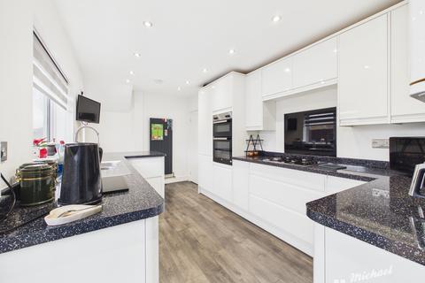 undefined, Leighton Buzzard LU7