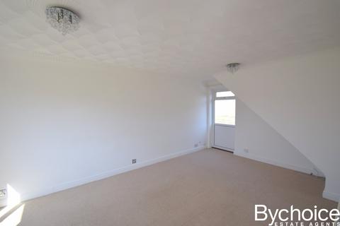 3 bedroom terraced house to rent, Glemsford Place, Haverhill