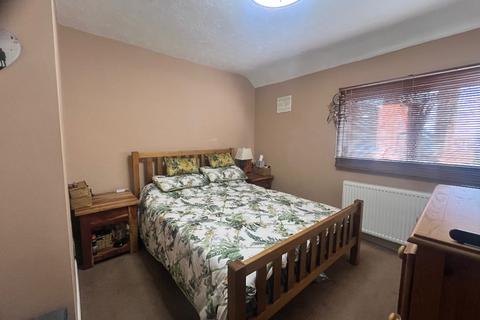 3 bedroom terraced house for sale, Straight Road, Romford
