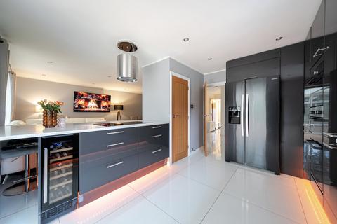 2 bedroom semi-detached house for sale, Penfold Way, Maidstone, ME15