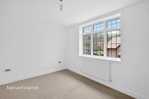 3 bedroom end of terrace house for sale, Kingswood Way, South Croydon