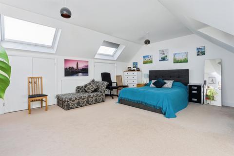 4 bedroom end of terrace house for sale, Bennetts Rise, Haywards Heath