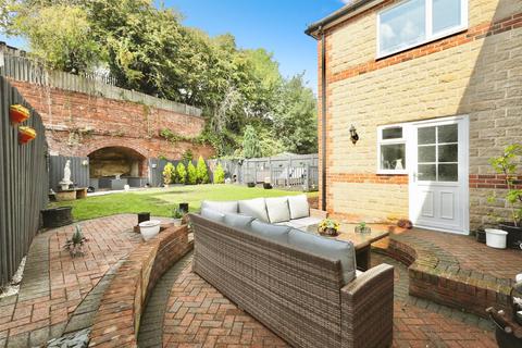 5 bedroom detached house for sale, Sheffield Road, Conisbrough, Doncaster