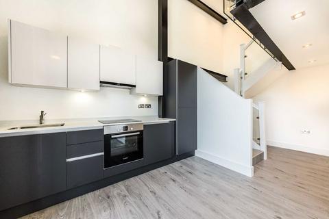 Studio to rent, Bollo Lane, London W3