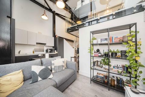 Studio to rent, Bollo Lane, London W3