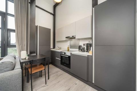 Studio to rent, Bollo Lane, London W3