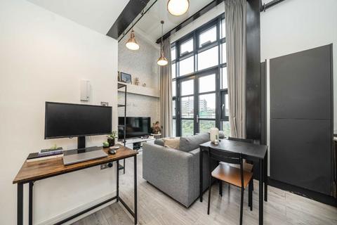 Studio to rent, Bollo Lane, London W3
