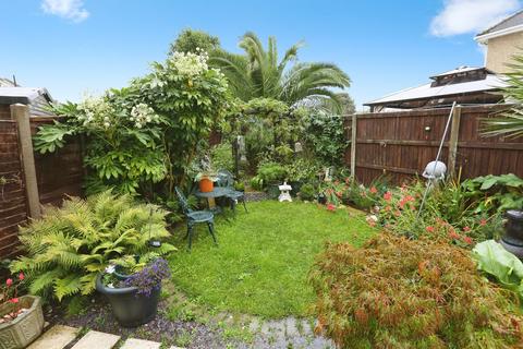 2 bedroom semi-detached house for sale, Shalbourne Road, GOSPORT