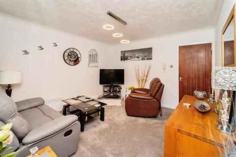 2 bedroom flat for sale, Townfield Gardens, Wirral