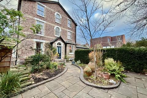 4 bedroom house for sale, Grenfell Road, Manchester