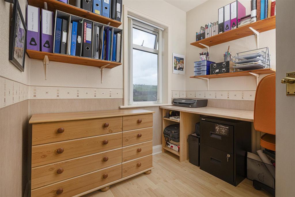 Bramleys Estate Agents - Pye Nest - Halifax (32).j