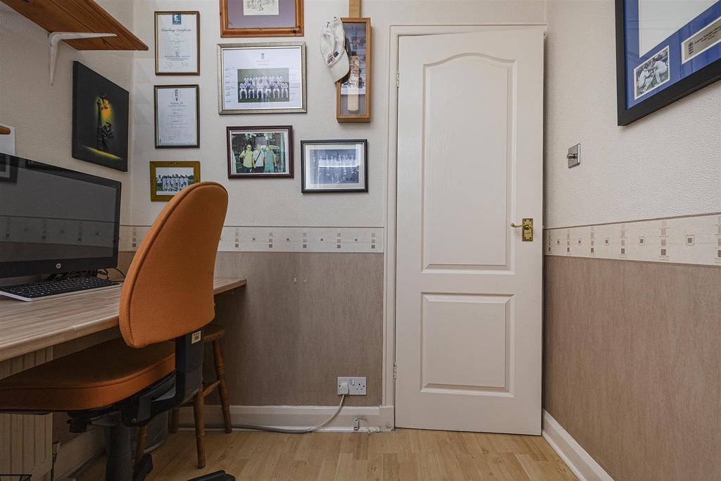 Bramleys Estate Agents - Pye Nest - Halifax (33).j