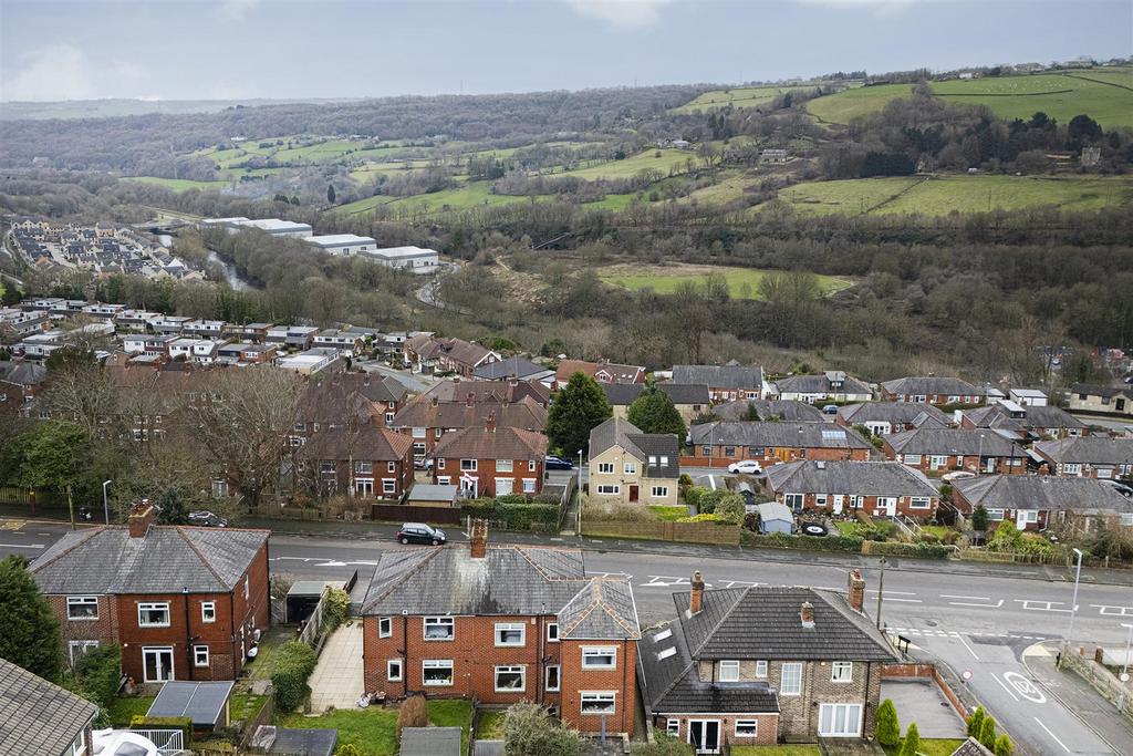 Bramleys Estate Agents - Pye Nest - Halifax (52).j