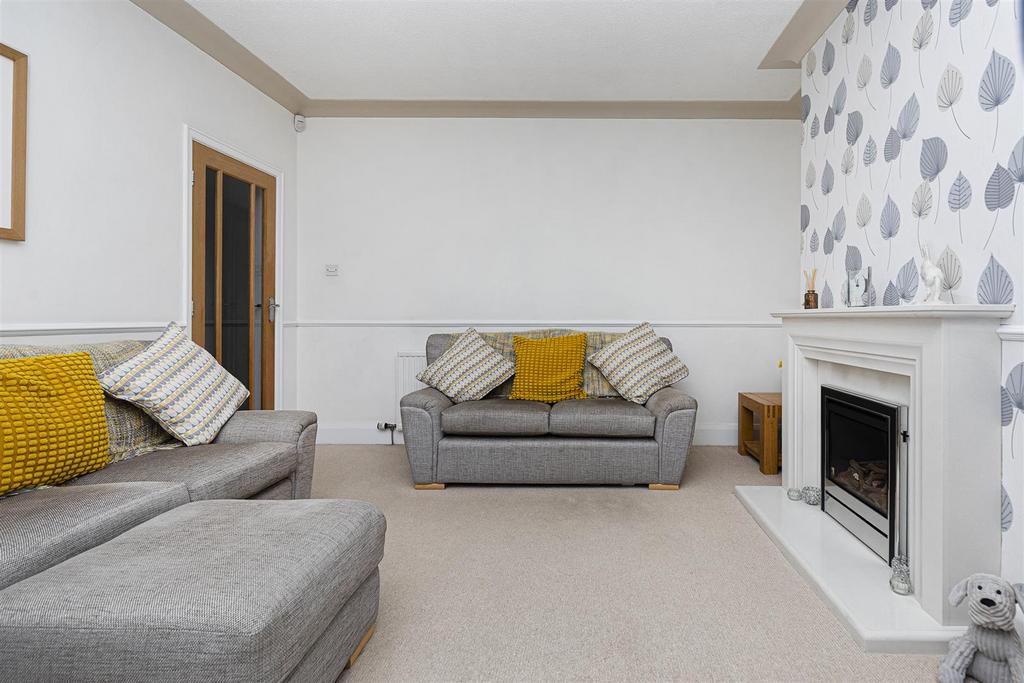 Bramleys Estate Agents - Pye Nest - Halifax (5).jp