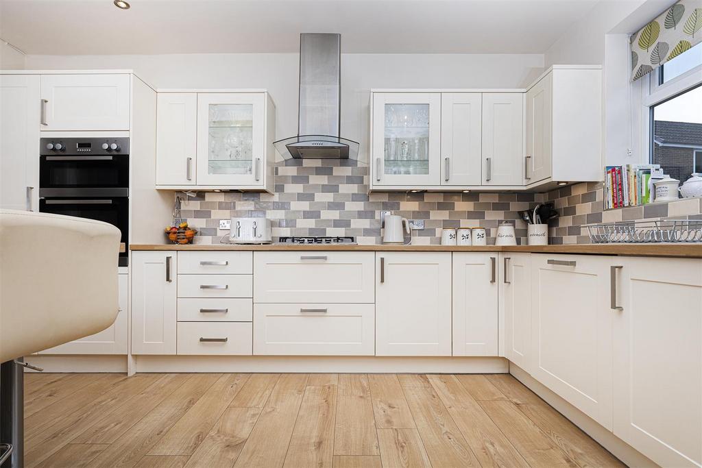 Bramleys Estate Agents - Pye Nest - Halifax (7).jp