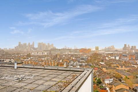 2 bedroom apartment for sale, Restell Close, Blackheath