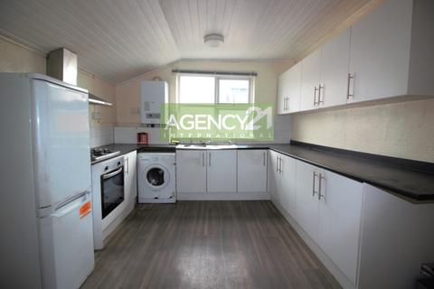 2 bedroom flat to rent, Seventh Avenue, Manor Park, E12