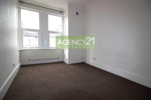 2 bedroom flat to rent, Seventh Avenue, Manor Park, E12