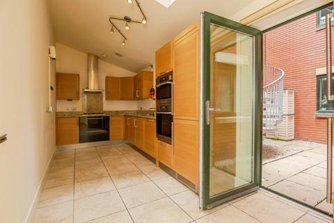 2 bedroom ground floor flat for sale, Bridge Street, Hereford