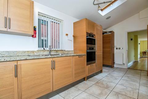 2 bedroom ground floor flat for sale, Bridge Street, Hereford