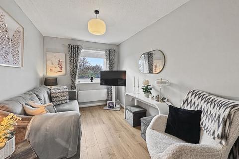 1 bedroom flat for sale, Redcot Court, Whitefield, M45