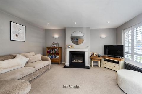 3 bedroom semi-detached house for sale, Brookmead, Hildenborough, Tonbridge