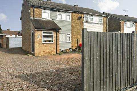 3 bedroom end of terrace house for sale, Baird Avenue, Basingstoke RG22