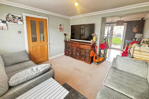 3 bedroom end of terrace house for sale, Baird Avenue, Basingstoke RG22