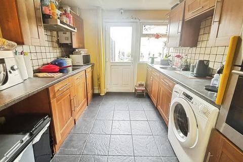 3 bedroom end of terrace house for sale, Baird Avenue, Basingstoke RG22
