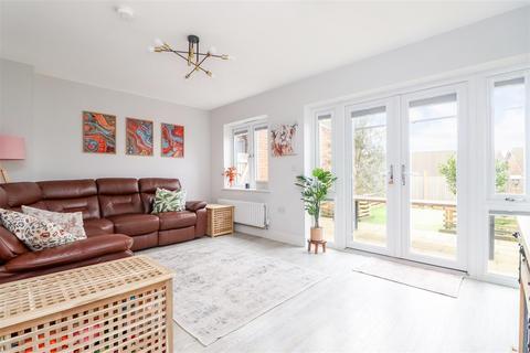 3 bedroom semi-detached house for sale, Thorn Way, Pease Pottage, Crawley