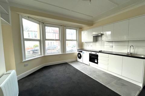 1 bedroom house of multiple occupation to rent, West Road, Westcliff-on-Sea SS0