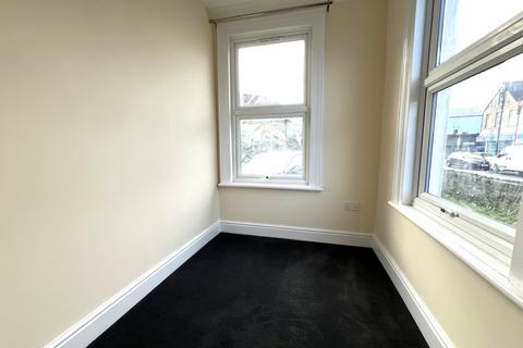 1 bedroom house of multiple occupation to rent, West Road, Westcliff-on-Sea SS0