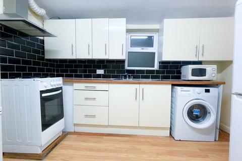 3 bedroom flat to rent, Wanstead Park Road, Ilford, IG1
