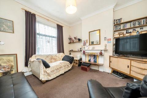3 bedroom house for sale, Kings Grove, London SE15