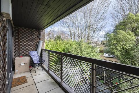 2 bedroom flat for sale, Castelnau, Barnes, London, SW13