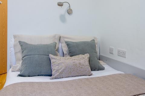 1 bedroom private hall to rent, Haven Road