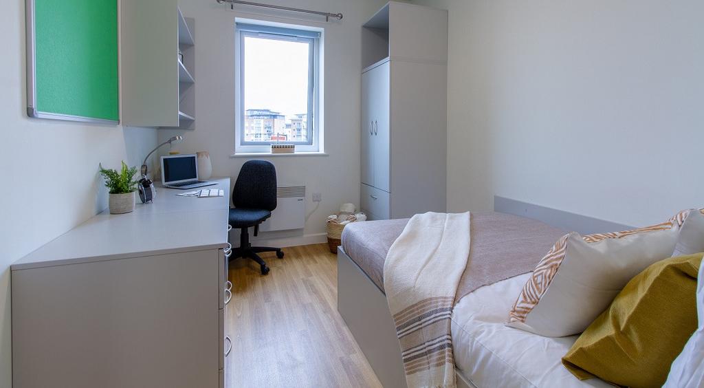 Silver Ensuite